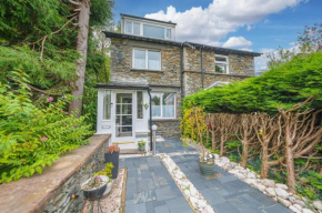 Sunny Brae, dog friendly Windermere Cottage